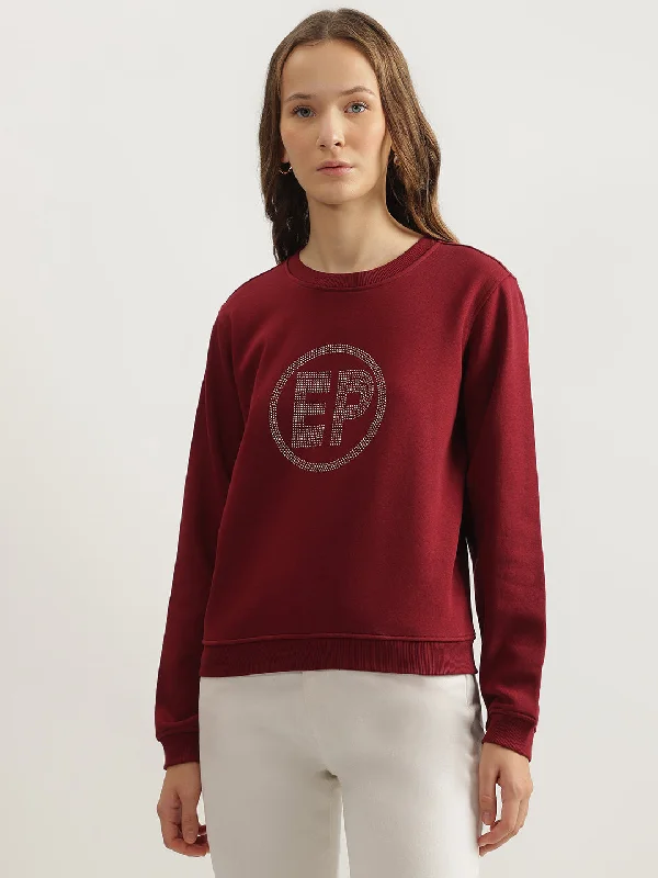 Hoodies for divers-Elle Women Maroon Solid Round Neck Full Sleeves Pullover Style Sweatshirt