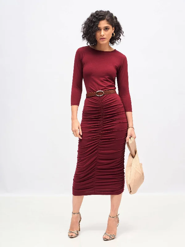 Dresses for ballroom dancing-Women Maroon Ruched Bodycon Midi Dress