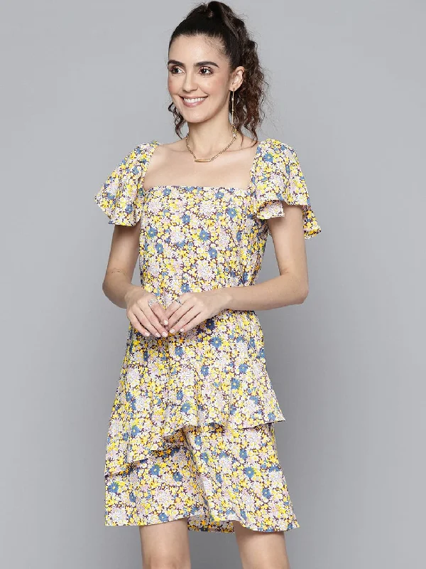 Dresses for trending now-Women White Floral Square Neck Short Dress